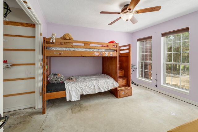 286 Arbors CIR, Elgin, TX 78621