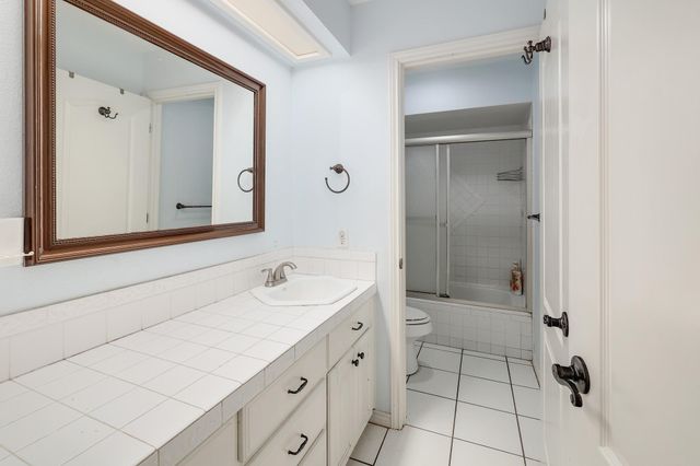 286 Arbors CIR, Elgin, TX 78621
