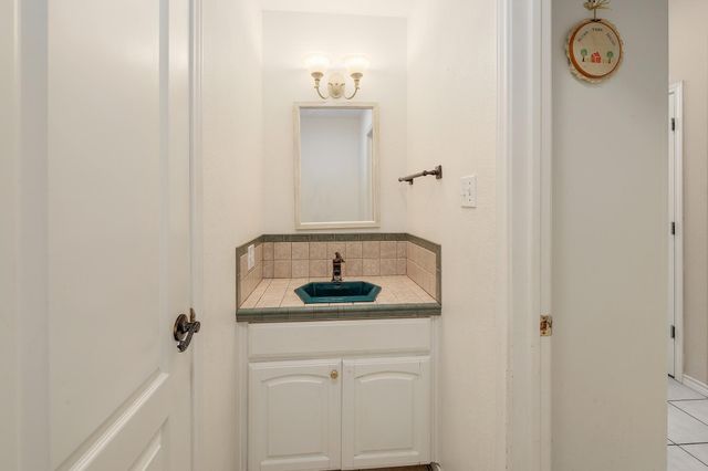 286 Arbors CIR, Elgin, TX 78621