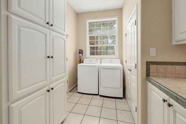 286 Arbors CIR, Elgin, TX 78621