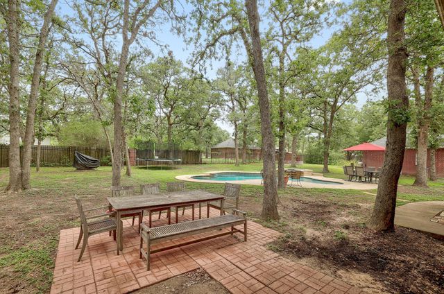 286 Arbors CIR, Elgin, TX 78621