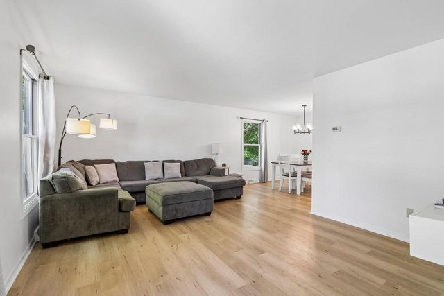 1241 Riverton DRIVE, Mukwonago, WI 53149