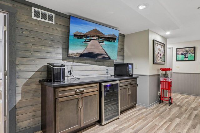1241 Riverton DRIVE, Mukwonago, WI 53149