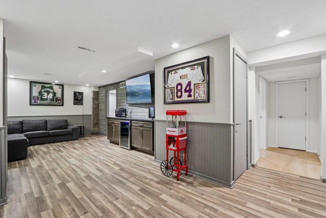 1241 Riverton DRIVE, Mukwonago, WI 53149