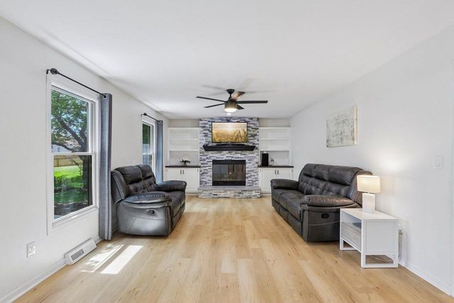 1241 Riverton DRIVE, Mukwonago, WI 53149
