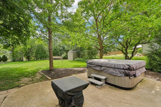 1241 Riverton DRIVE, Mukwonago, WI 53149