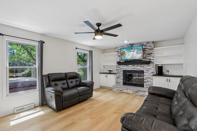1241 Riverton DRIVE, Mukwonago, WI 53149
