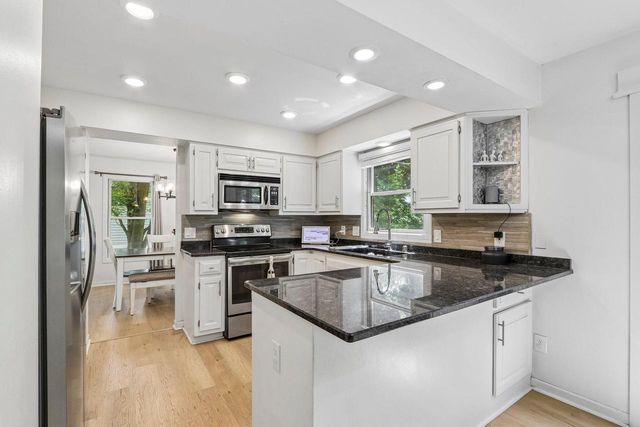 1241 Riverton DRIVE, Mukwonago, WI 53149