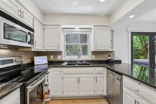 1241 Riverton DRIVE, Mukwonago, WI 53149