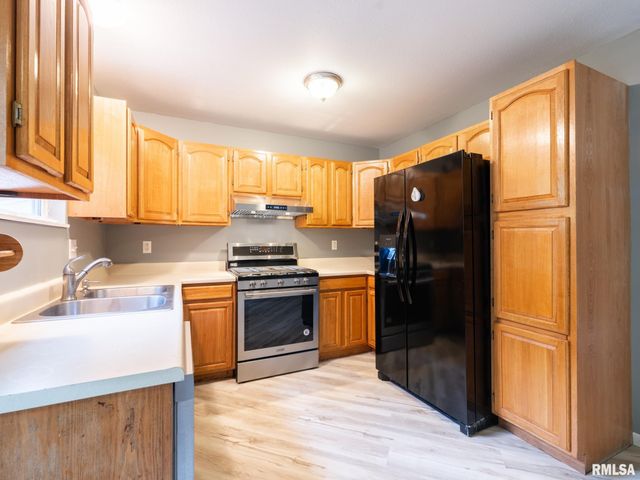3317 W RICHWOODS Boulevard, Peoria, IL 61604
