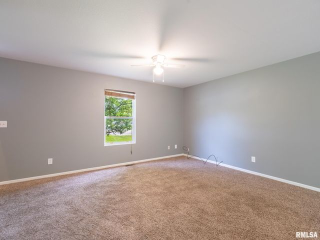 3317 W RICHWOODS Boulevard, Peoria, IL 61604