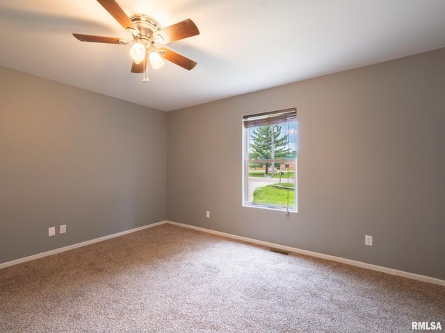 3317 W RICHWOODS Boulevard, Peoria, IL 61604