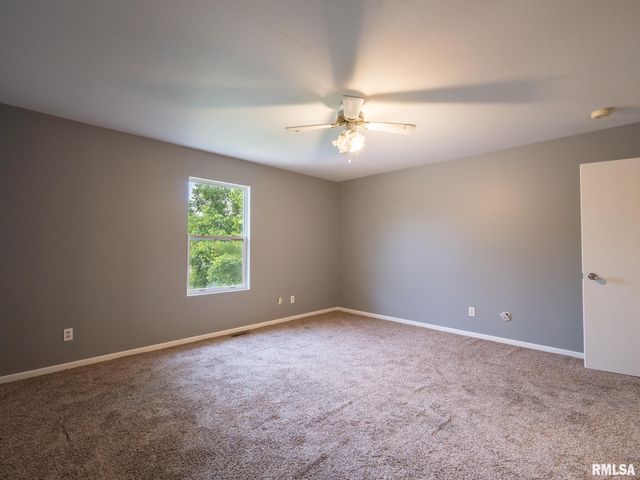 3317 W RICHWOODS Boulevard, Peoria, IL 61604