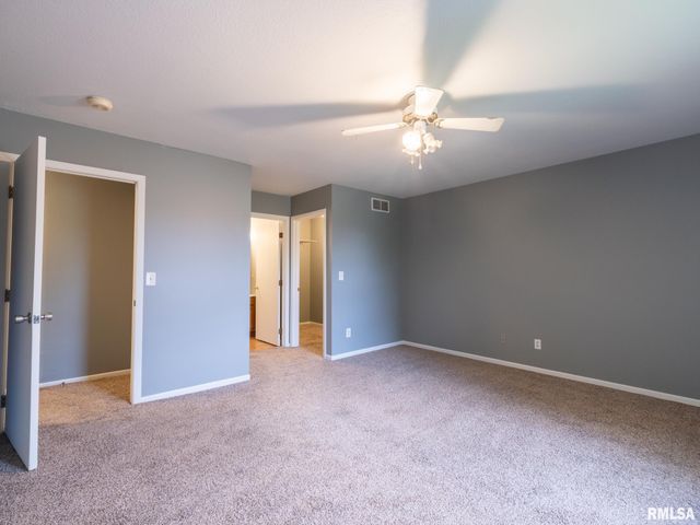 3317 W RICHWOODS Boulevard, Peoria, IL 61604