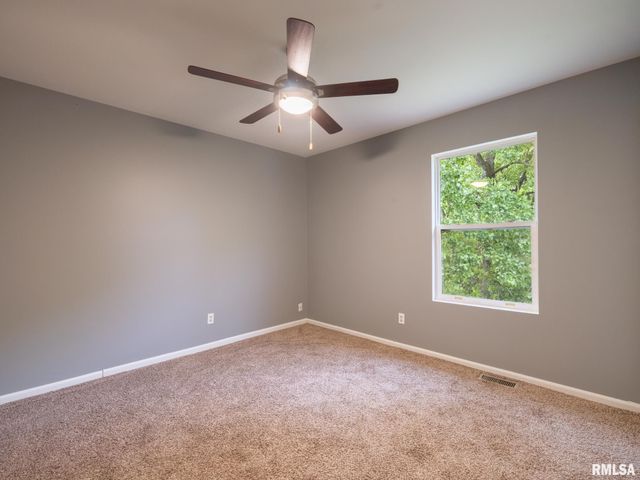 3317 W RICHWOODS Boulevard, Peoria, IL 61604