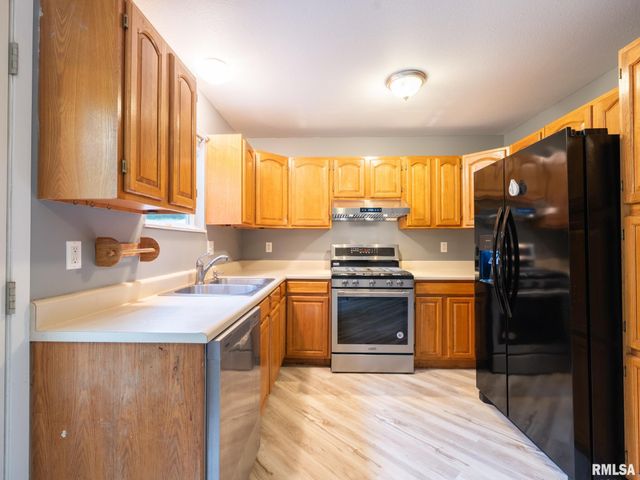 3317 W RICHWOODS Boulevard, Peoria, IL 61604