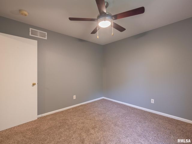 3317 W RICHWOODS Boulevard, Peoria, IL 61604