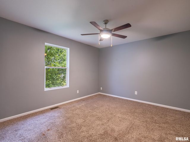 3317 W RICHWOODS Boulevard, Peoria, IL 61604