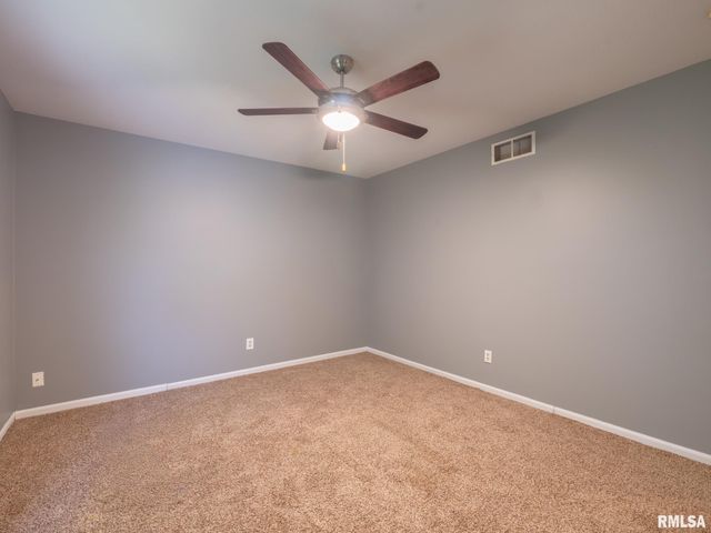 3317 W RICHWOODS Boulevard, Peoria, IL 61604