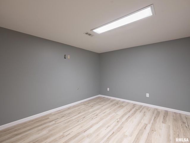 3317 W RICHWOODS Boulevard, Peoria, IL 61604