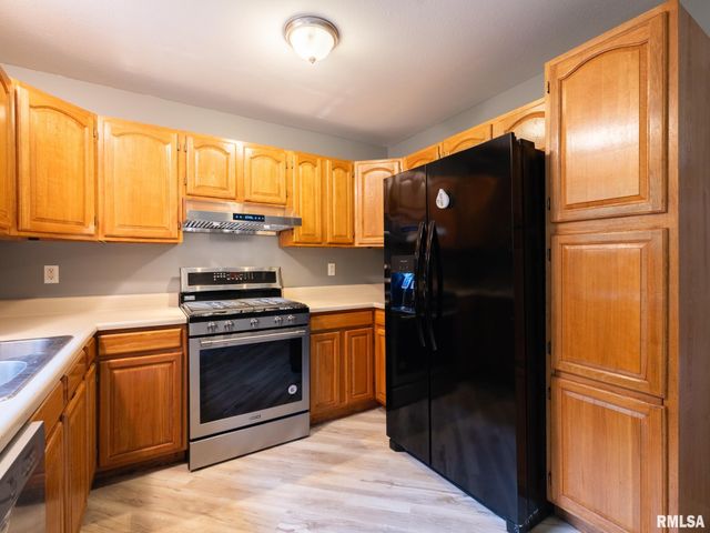 3317 W RICHWOODS Boulevard, Peoria, IL 61604