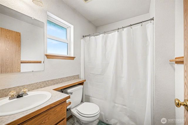 5520 Cricket Ln SE, Lacey, WA 98503