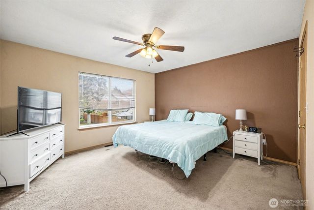 5520 Cricket Ln SE, Lacey, WA 98503