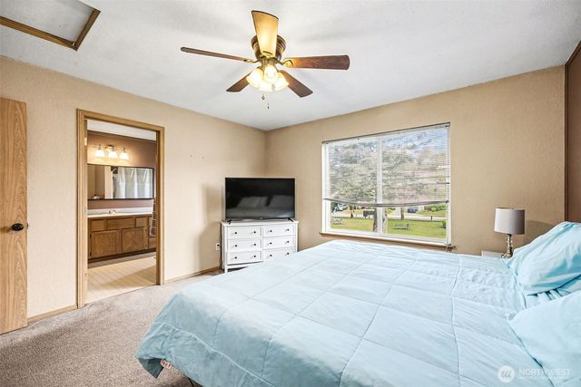 5520 Cricket Ln SE, Lacey, WA 98503