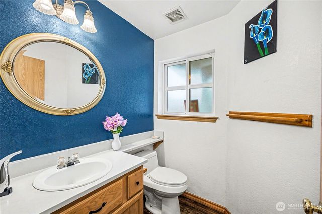 5520 Cricket Ln SE, Lacey, WA 98503