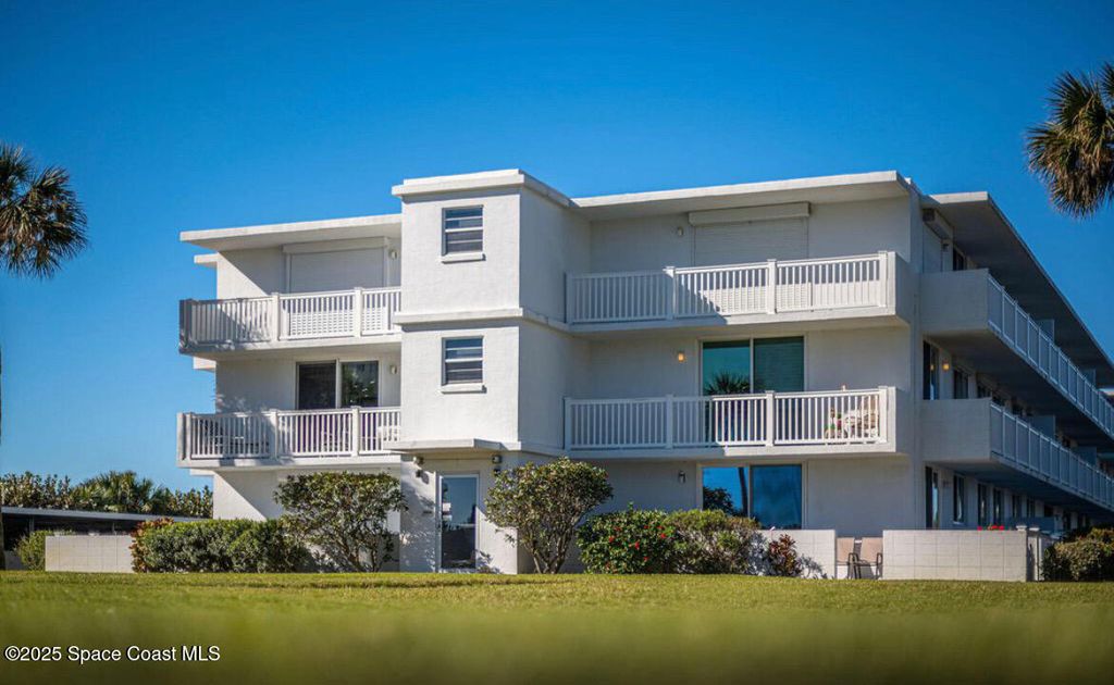 3190 N Atlantic Avenue 105, Cocoa Beach, FL 32931