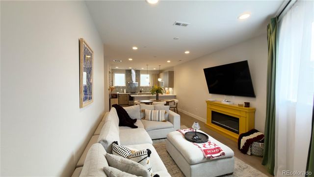 2870 Tremont Place, Denver, CO 80205