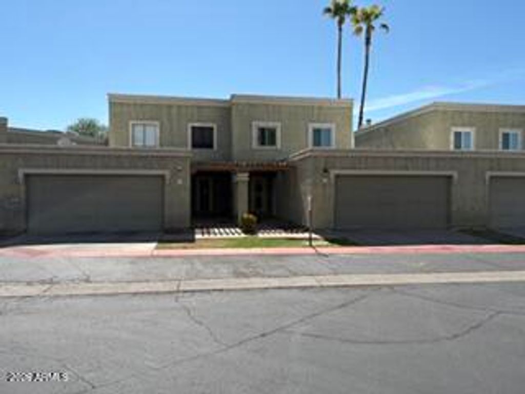 815 E GROVERS Avenue 32, Phoenix, AZ 85022