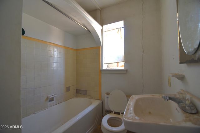 1912 W MONTE VISTA Road, Phoenix, AZ 85009