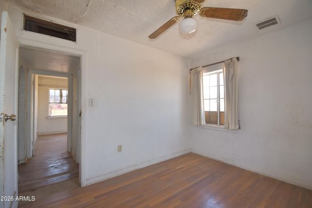 1912 W MONTE VISTA Road, Phoenix, AZ 85009