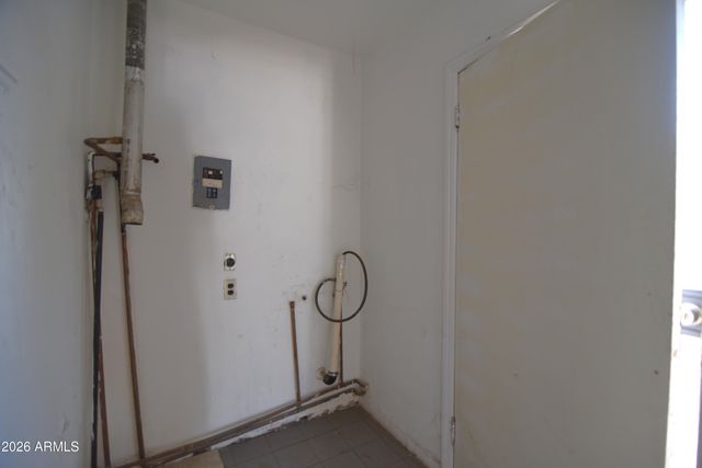 1912 W MONTE VISTA Road, Phoenix, AZ 85009