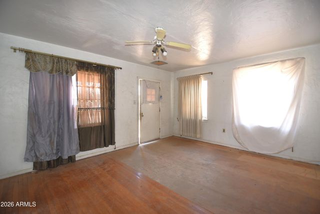 1912 W MONTE VISTA Road, Phoenix, AZ 85009