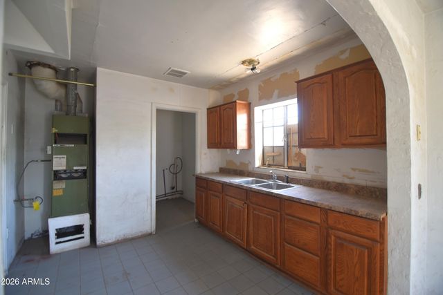 1912 W MONTE VISTA Road, Phoenix, AZ 85009