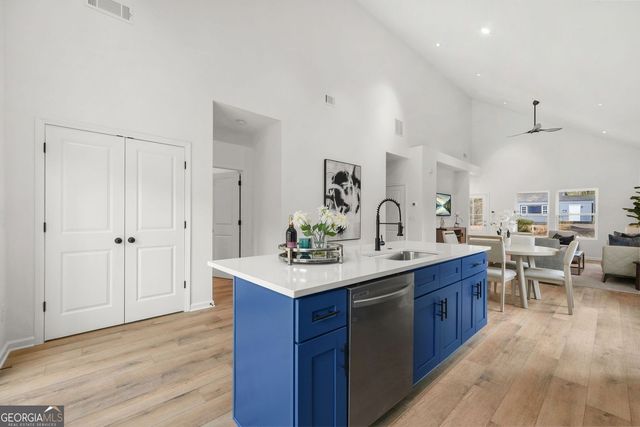 672 Commercial Avenue NW, Atlanta, GA 30318