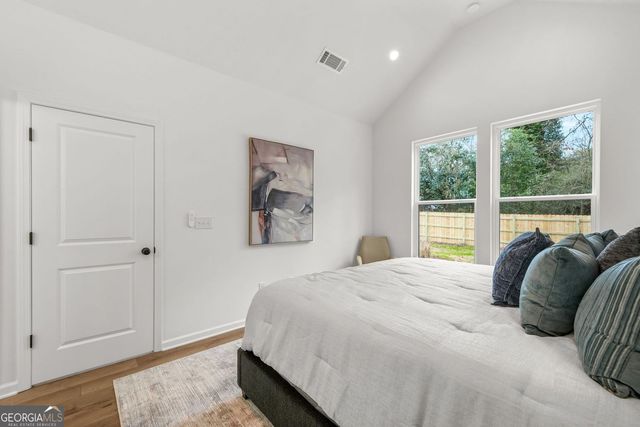 672 Commercial Avenue NW, Atlanta, GA 30318