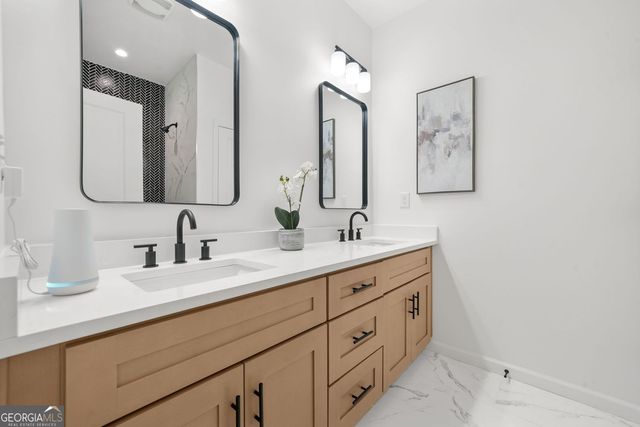 672 Commercial Avenue NW, Atlanta, GA 30318