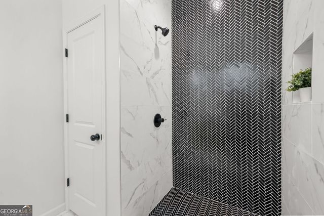 672 Commercial Avenue NW, Atlanta, GA 30318