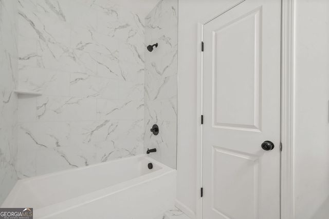 672 Commercial Avenue NW, Atlanta, GA 30318