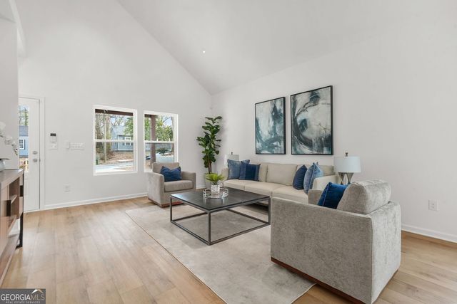 672 Commercial Avenue NW, Atlanta, GA 30318