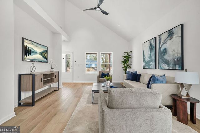 672 Commercial Avenue NW, Atlanta, GA 30318