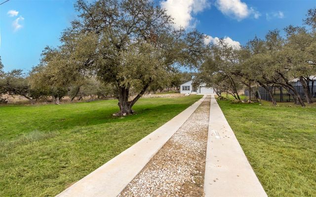 2718 Leslie LN, San Marcos, TX 78666