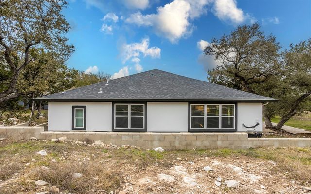 2718 Leslie LN, San Marcos, TX 78666