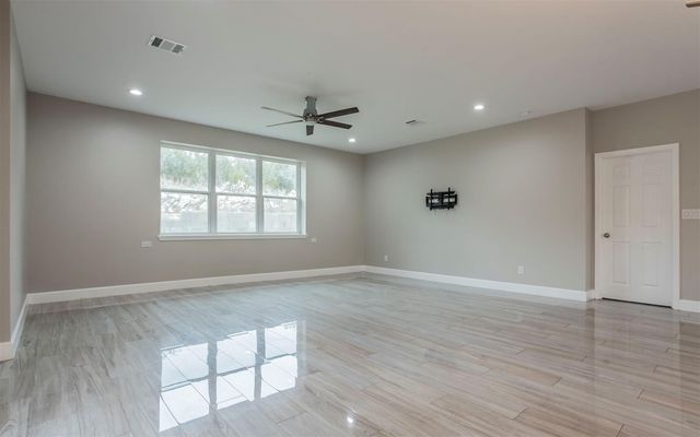 2718 Leslie LN, San Marcos, TX 78666