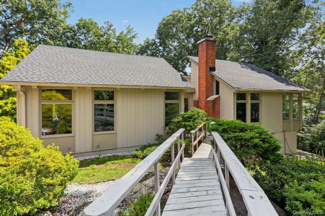 4 Leatherstocking Lane, Mamaroneck, NY 10543