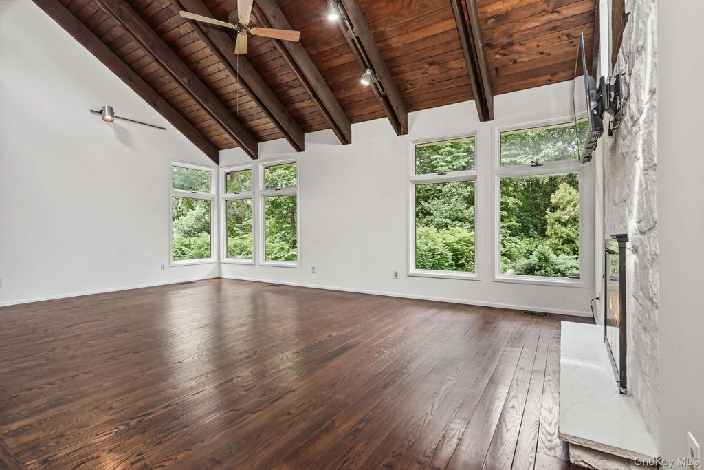 4 Leatherstocking Lane, Mamaroneck, NY 10543 — photo 2
