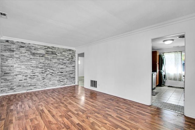 17006 Park Avenue, Lansing, IL 60438